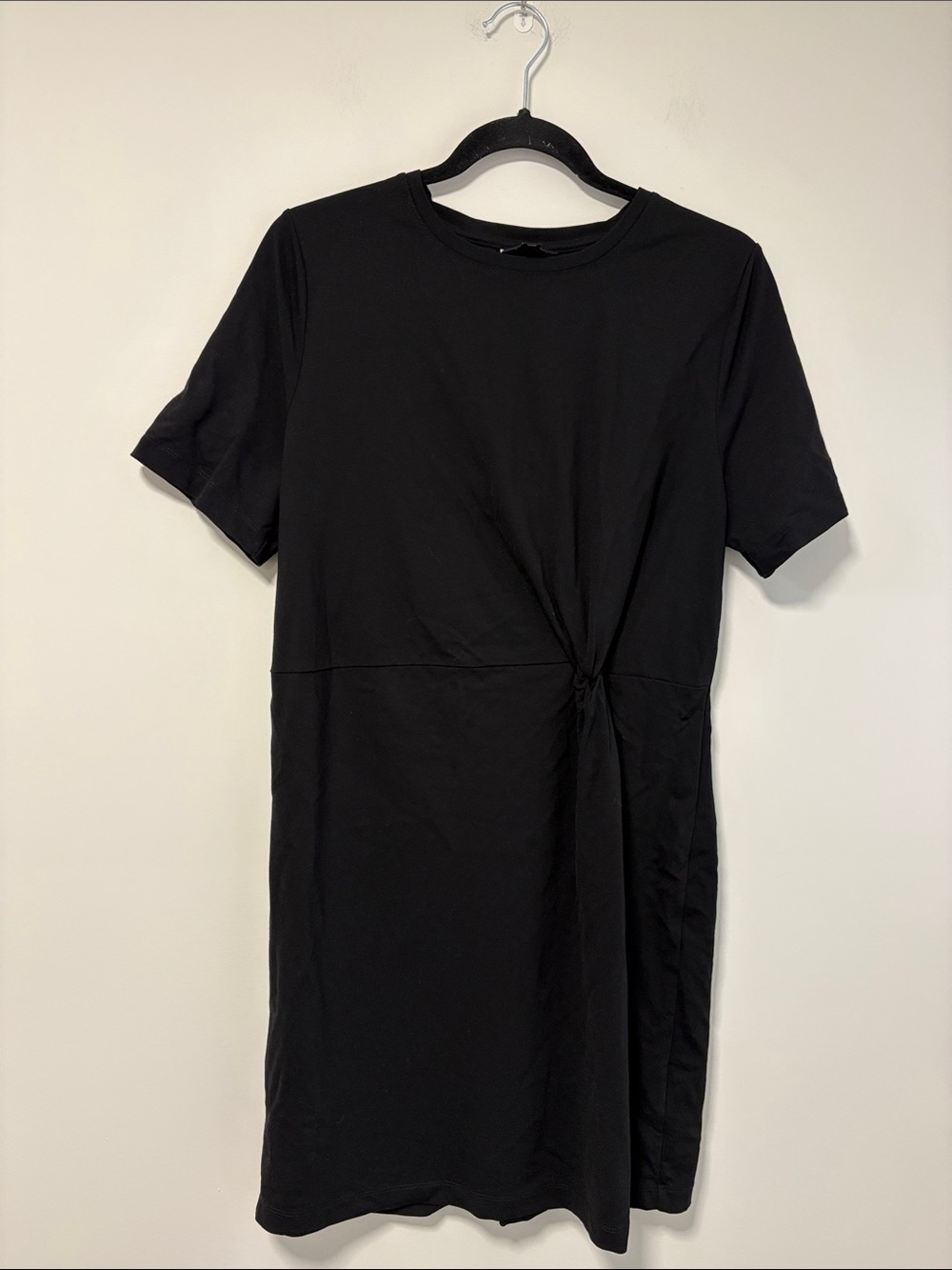RW&CO. Black Short Sleeve Twist-Knot Dress